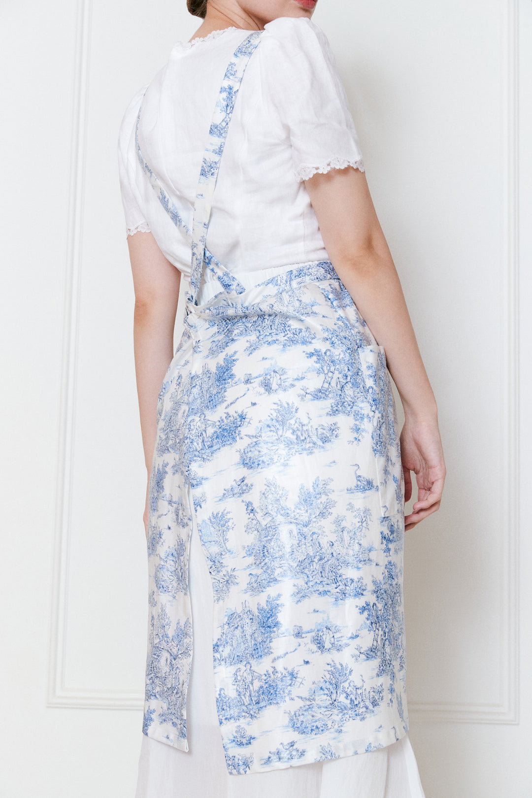 Vintage Blue Toile Waterproof Apron