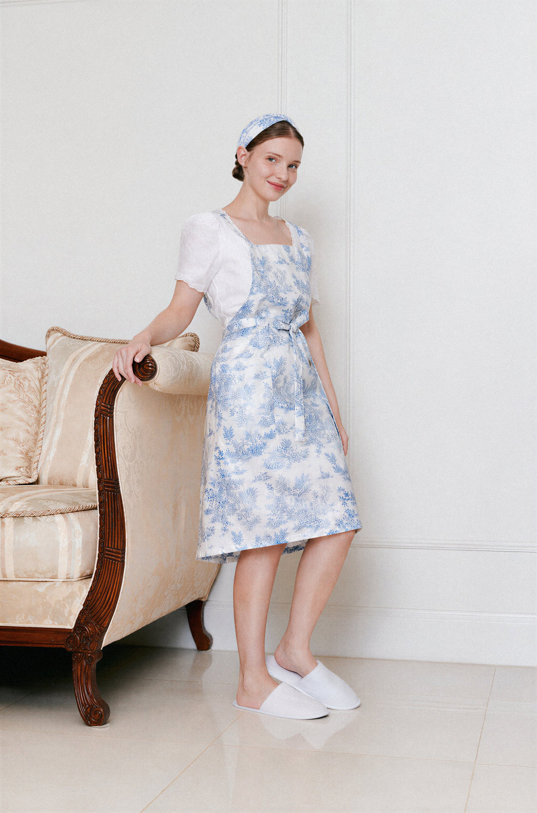 Vintage Blue Toile Waterproof Apron